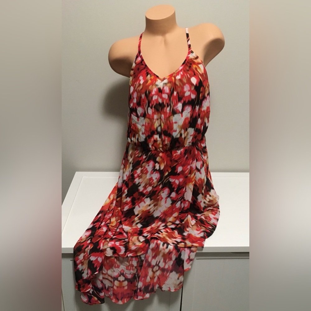 🆕GUESS - M - NWT - RED MULTI CHIFFON HIGH-LO / MAXI DRESS - Picture 3 of 16